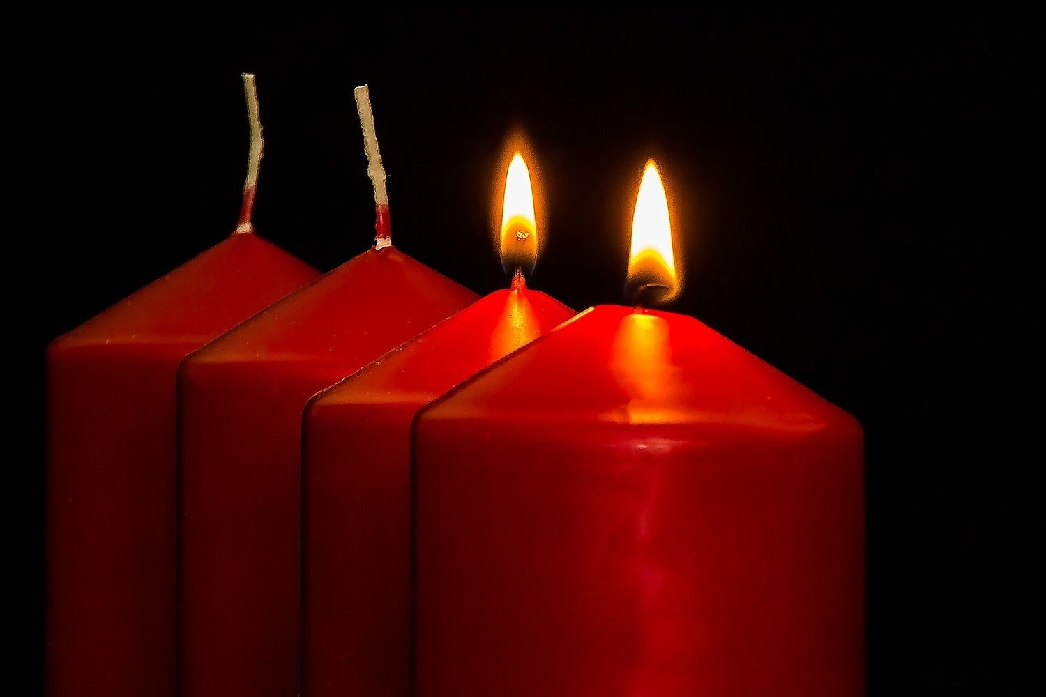 Druhá adventní svíčka se nazývá betlémská